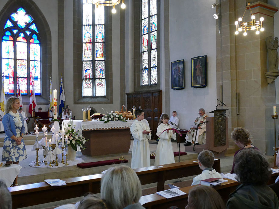 1. Heilige Kommunion in St. Crescentius (Foto: Karl-Franz Thiede)